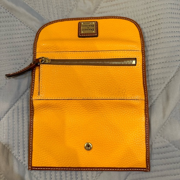 Brand new Dooney & Bourke wallet - Picture 3 of 5
